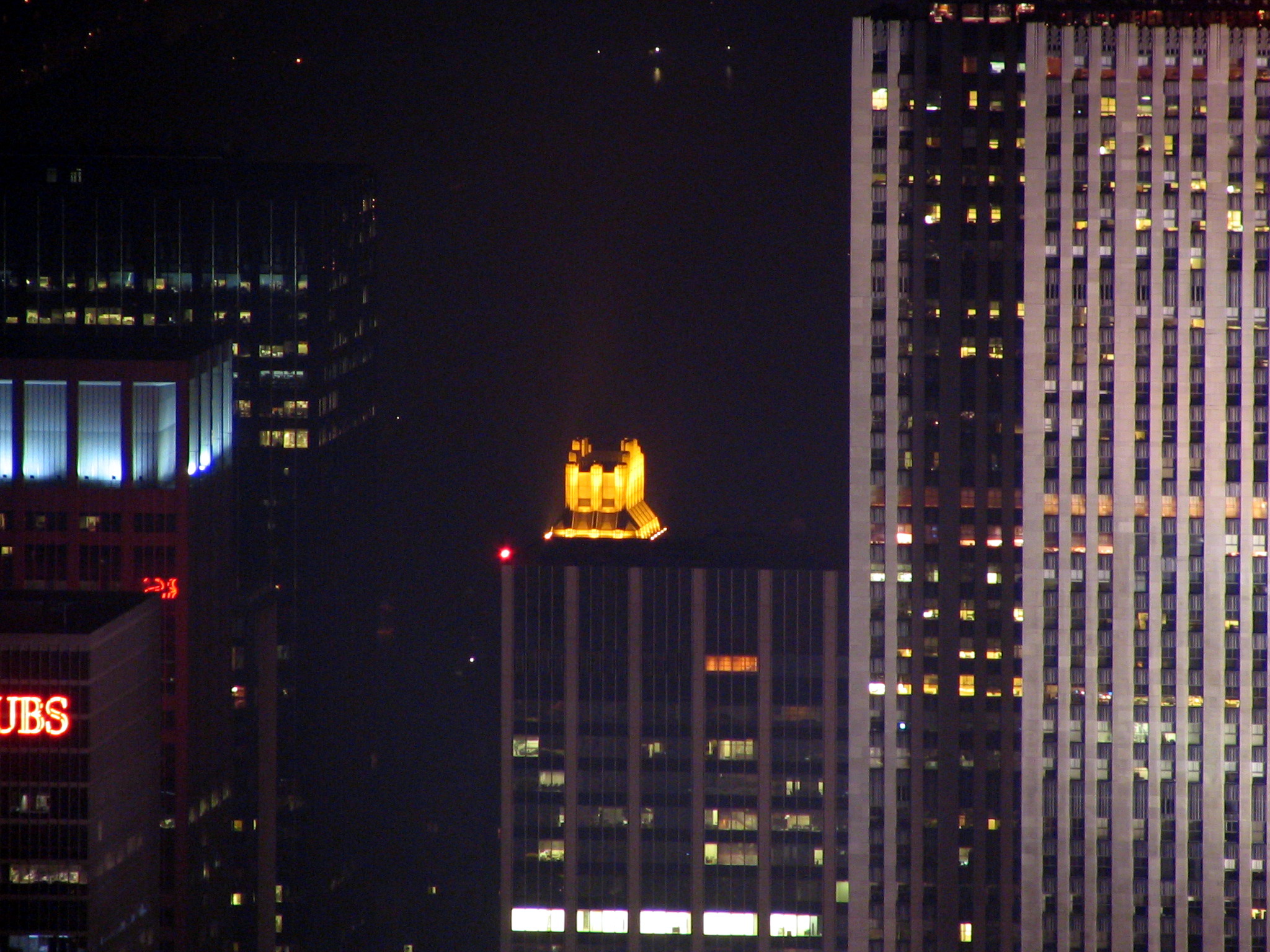 Empire state building at night 41.jpg